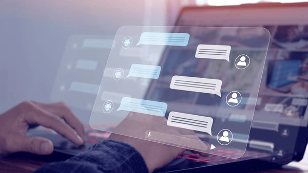 Chat seguro y amigable con Ourtime para adultos